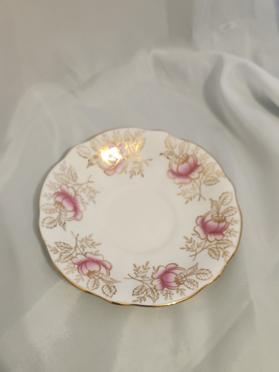 queen anna Other - Porcelain Saucer with Pink Rose Motif and Gold Trim